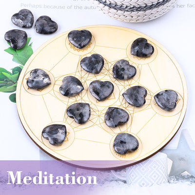 0Pedras de cura em forma de coração de labradorite preto para fabricação de jóias.