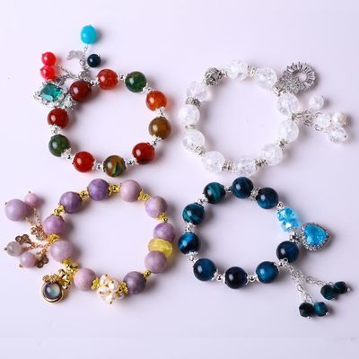 Pulseira elástica de cristal de pedras preciosas com encanto de luxo