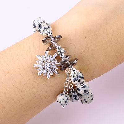 Pedra preciosa personalizada 8mm Jáspero redondo de Dalamatação com Floco de Neve Pulseira de contas encantadora para dar presente