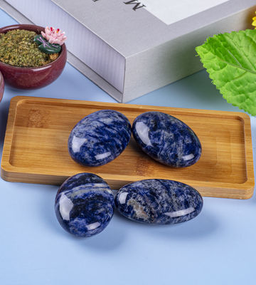 Pedra de palma Sodalite natural polida Pedra de bolso Sodalite Pedra de preocupação Sodalite Para aliviar o estresse Decoração residencial