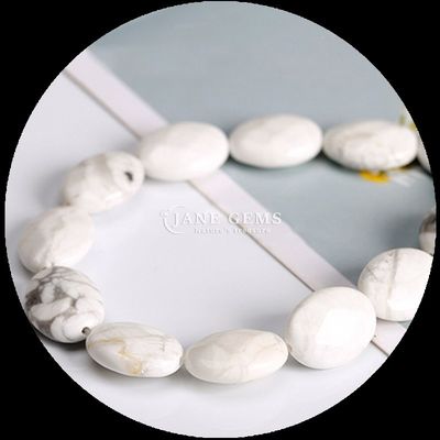 Características da forma oval de pérola cristal natural Howlite floco de neve Obsidiana pedra folhas de pérola para pulseiras