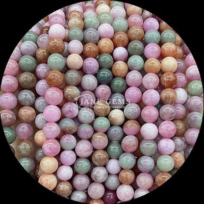 Bolas de pedras preciosas naturais em várias cores redondas de calcedônia
